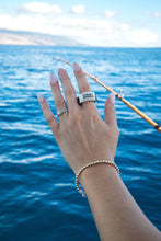 Load image into Gallery viewer, Shark Bundle: Line Cutterz Ring (as seen on shark tank) + The Knot Kneedle® EPIC - The Knot Kneedle